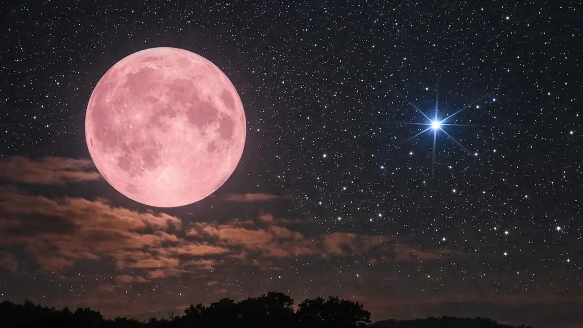 Ilustrasi bulan purnama Pink Moon yang tampak terang di langit malam, meski tidak berwarna merah muda.