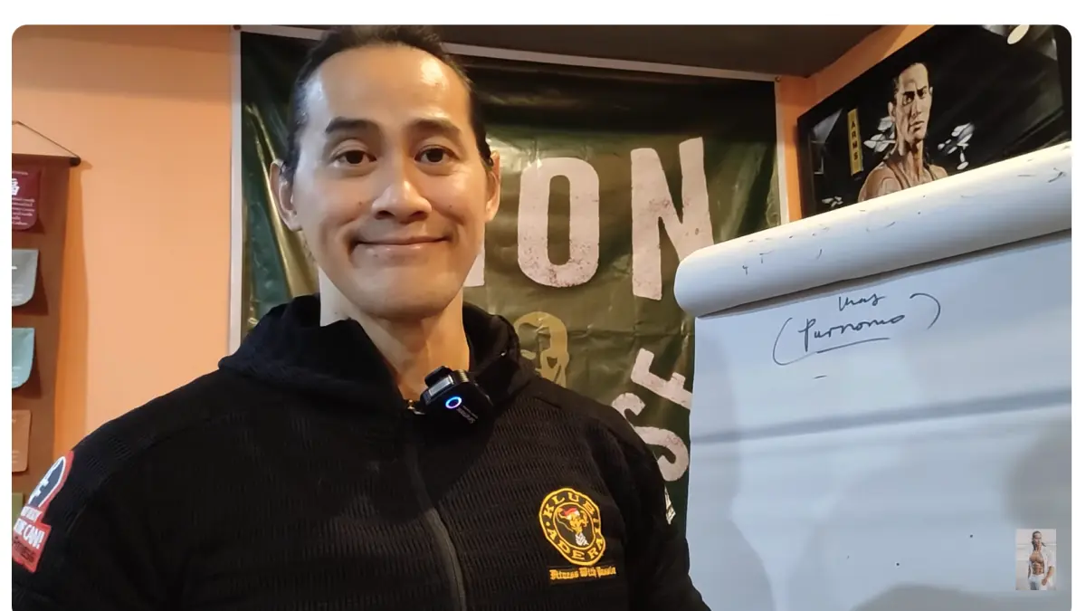 Binaragawan dan pakar kebugaran Indonesia, Ade Rai, menjelaskan dengan detail namun ringan soal intermittent fasting dalam kanal youtube miliknya.(Foto: tangkapan layar youtube Dunia Ade Rai)