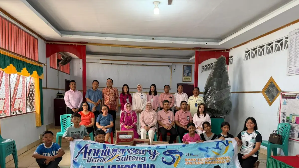 Dalam rangka HUT ke-57, Bank Sulteng menggelar anjangsana ke empat panti asuhan di Kota Palu, berbagi sembako dan kebahagiaan bersama anak-anak panti.