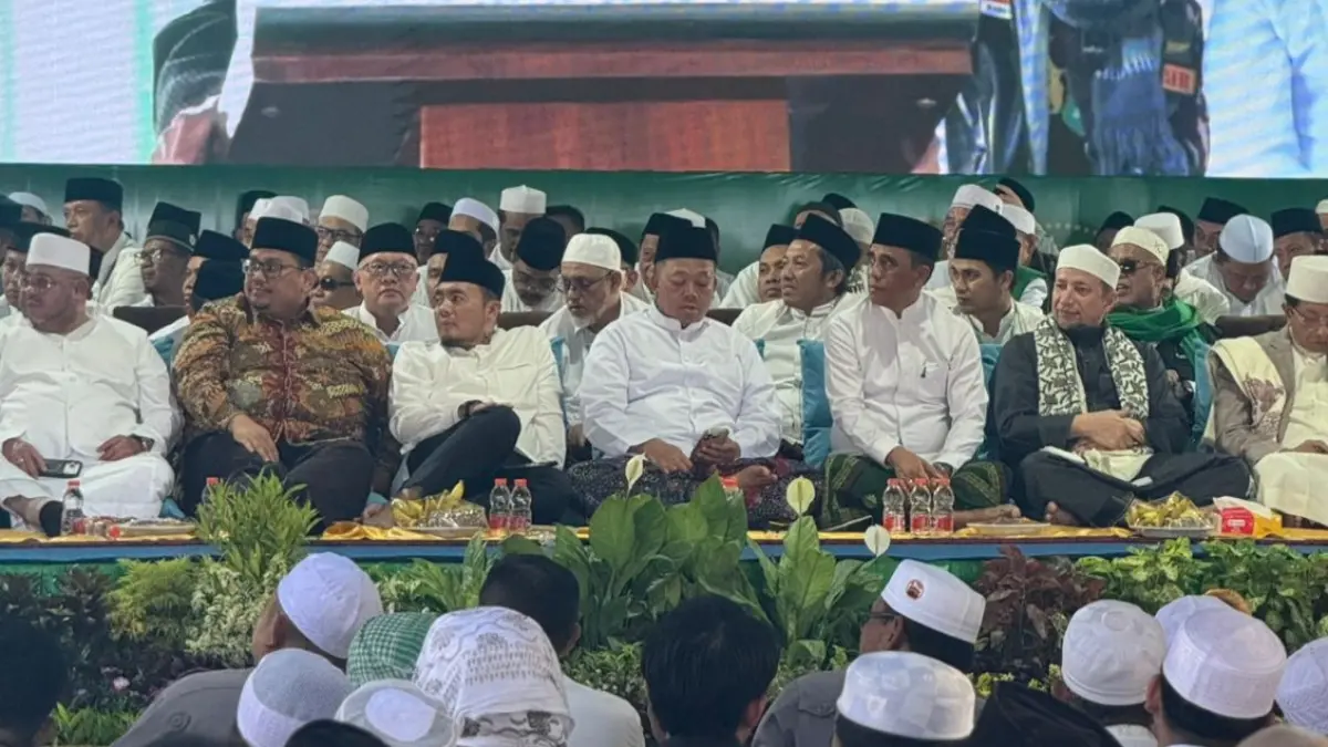 Haul ke-58 Pendiri Alkhairaat, Guru Tua, menjadi ajang kolaborasi nasional dengan kehadiran sejumlah pejabat tinggi negara dan tokoh nasional di Kompleks Alkhairaat Pusat, Palu, Rabu (1/4/2026).(KEMENKUM SULTENG)