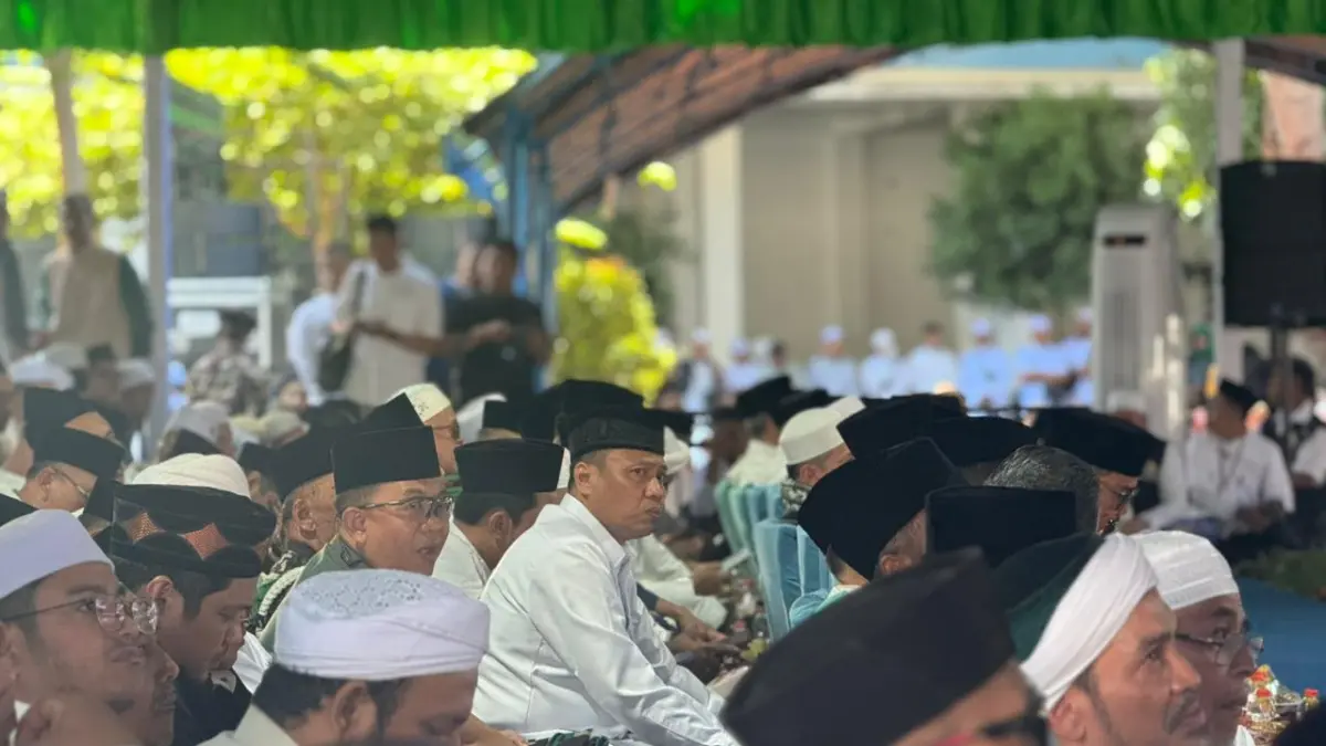 Kepala Kanwil Kemenkum Sulteng Rakhmat Renaldy menghadiri Haul Guru Tua ke-58 di Kompleks Alkhairaat Pusat, Palu. (Humas Kemenkum Sulteng)