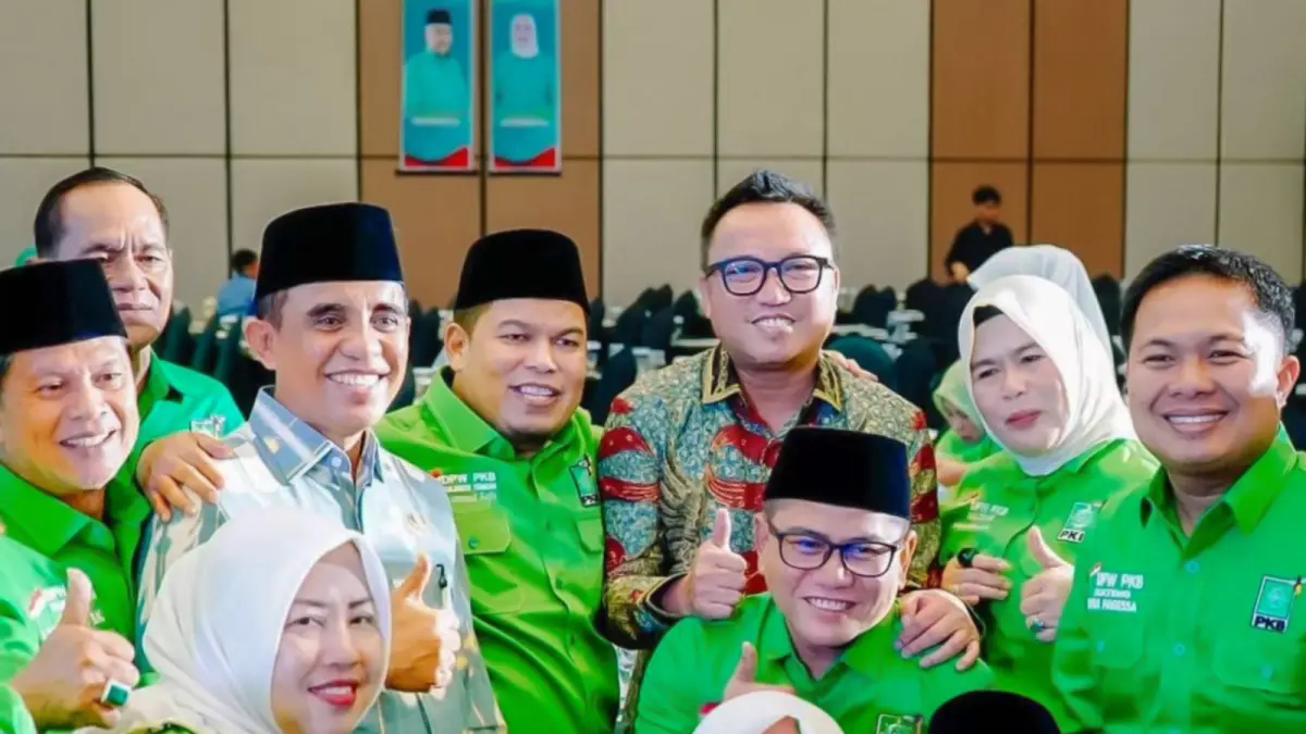  KOLABORASI: Bupati Morut, Delis Julkarson Hehi bersama Ketua DPW PKB Sulteng Risharyudhi Triwibowo di kegaitan Mukerwil PKB.(FOTO: ILHAM NUSI/RADAR PALU