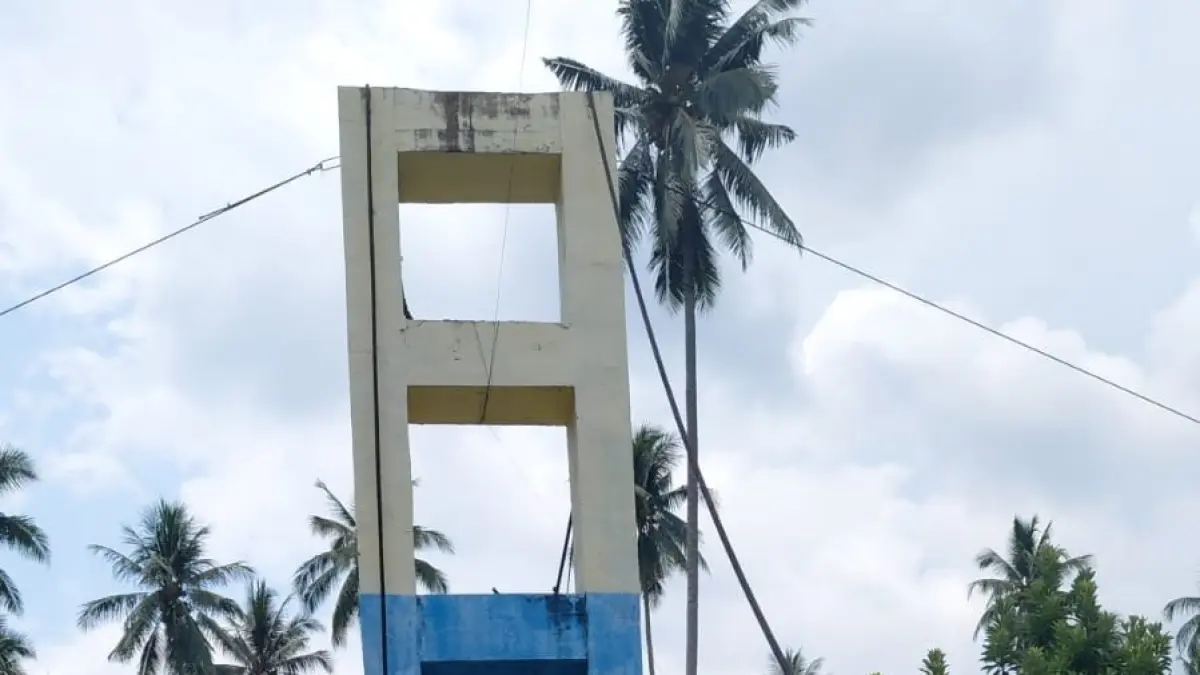 
PUTUS: Inilah jembatan gantung yang putus belum lama ini.(FOTO: AHMAD HAMDANI/RADAR PALU).
