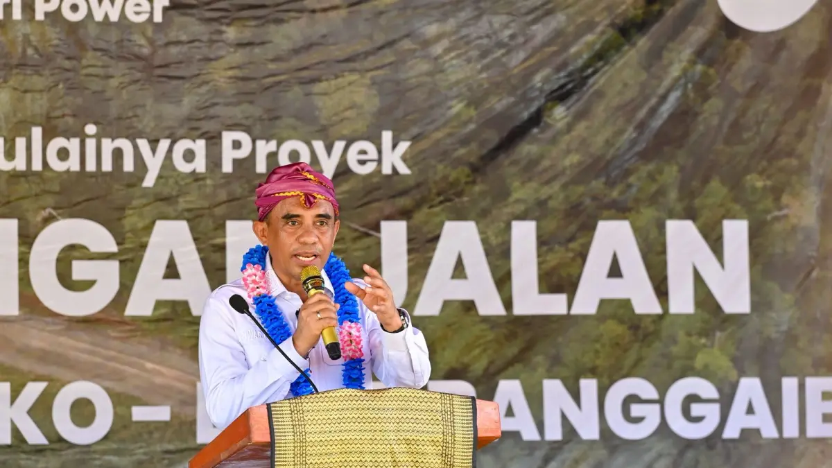 Gubernur Sulawesi Tengah meresmikan pembangunan jalan Boladangko–Banggaiba di Desa Lonca, Kecamatan Kulawi, Kamis (2/4/2026). (BIRO ADPIM SULTENG)