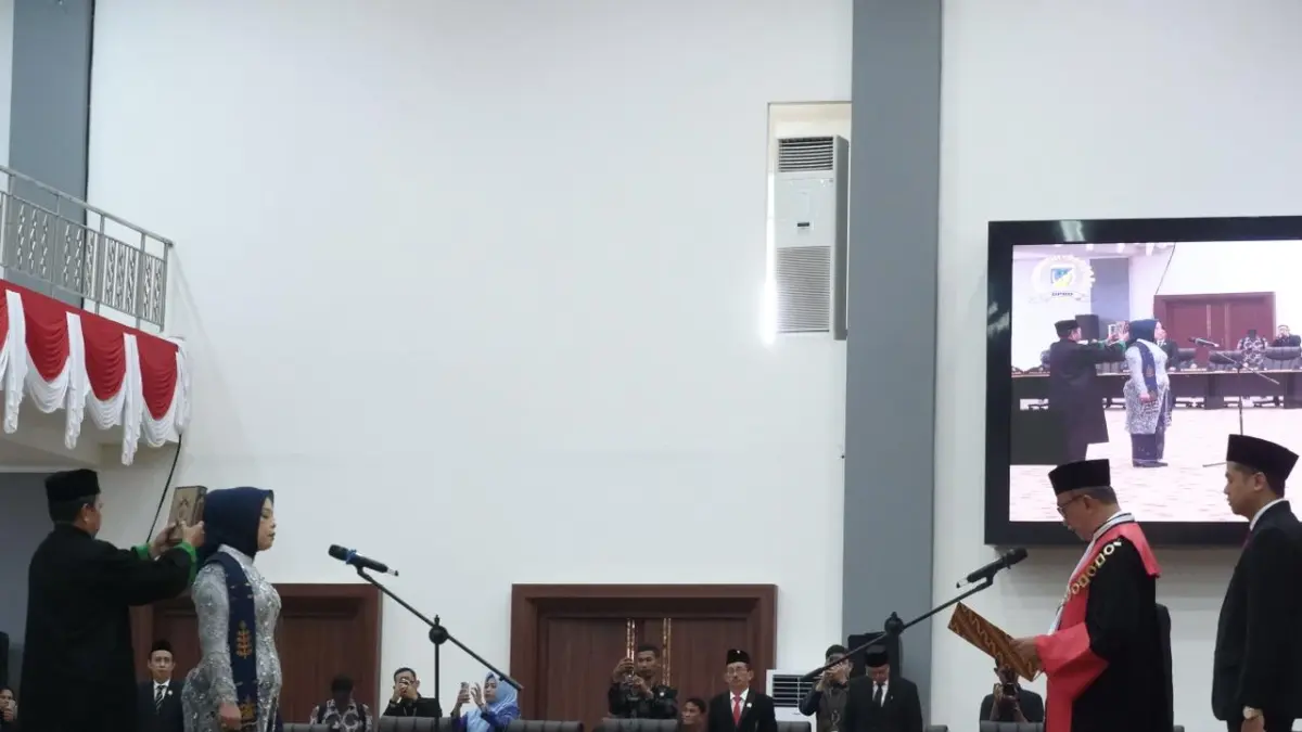 Pelantikan Arnila Haji Muhammad Ali sebagai Wakil Ketua DPRD Sulteng dalam rapat paripurna, Kamis (242026). (Andika Nur Hikmah)