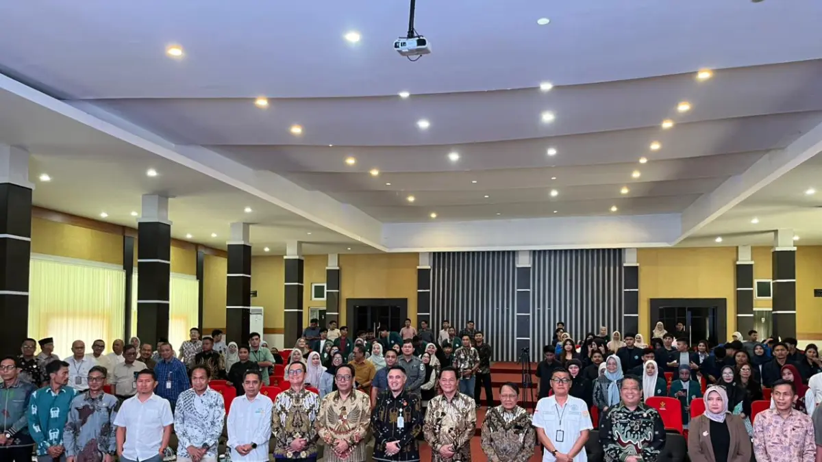 Seminar nasional DKPP di Universitas Tadulako membahas integritas penyelenggara pemilu dan masa depan demokrasi Indonesia. (TASWIN)