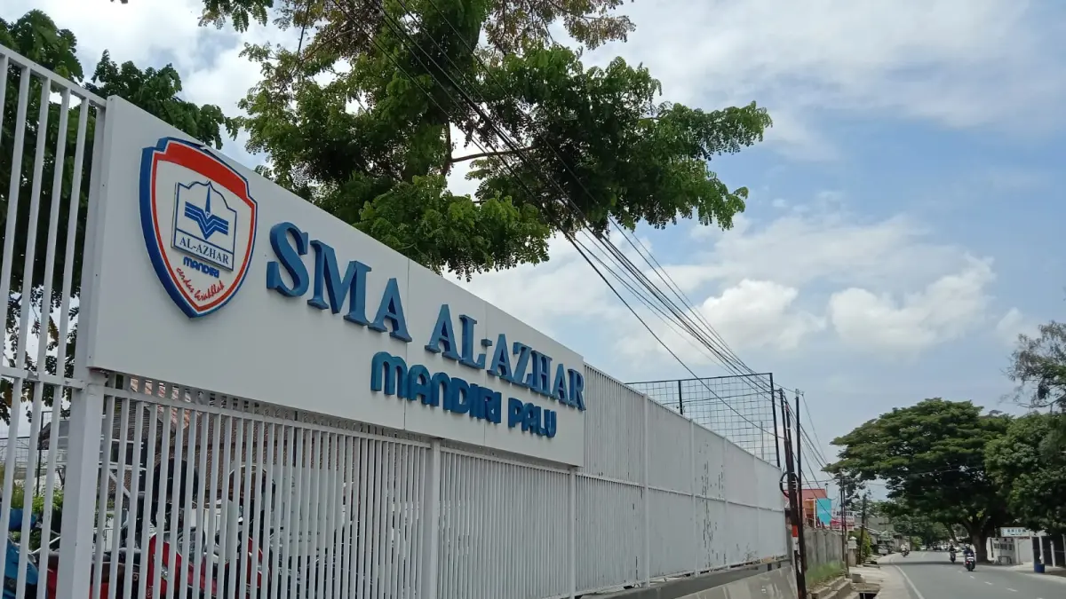 SMA Al-Azhar Mandiri Palu membina sekolah lain melalui program Sekolah Imbas untuk meningkatkan prestasi. (ADE SAFITRI)