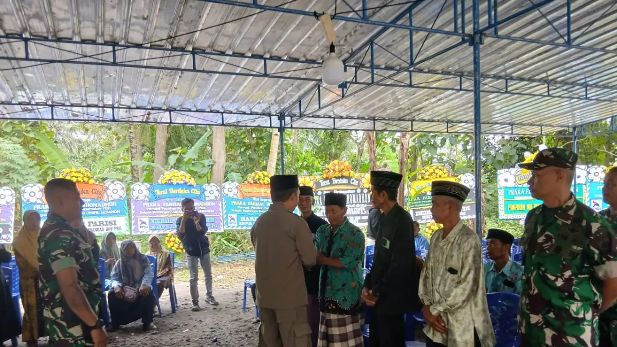 Duka mendalam menyelimuti keluarga Kopda Farizal Rhomadhon di Kulon Progo. Prajurit TNI yang gugur dalam misi perdamaian dunia itu dikenang sebagai sosok berdedikasi tinggi. FOTO: DOK. KEMHAN RI
