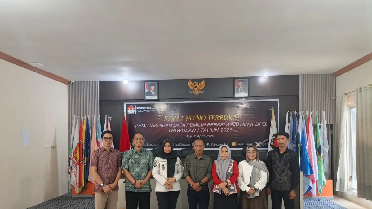 PEMUTAKHIRAN DATA: KPU Kabipaten Sigi menggelar PDPB.(FOTO: ANGEL SUMBARA/RADAR PALU).