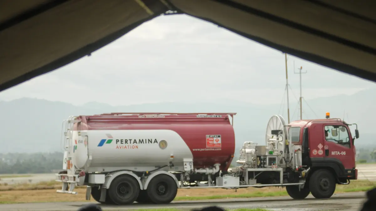Truk Pertamina di Bandara Internasional Mutiara Sis Al Jufri Palu.(MUGNI SUPARDI)