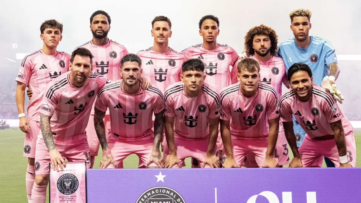 Inter Miami harus puas berbagi poin setelah bermain imbang 2-2 dalam laga lanjutan MLS, Lionel Messi mencetak gol spesial di stadion baru klub.(Twitter/@InterMiamiCF)