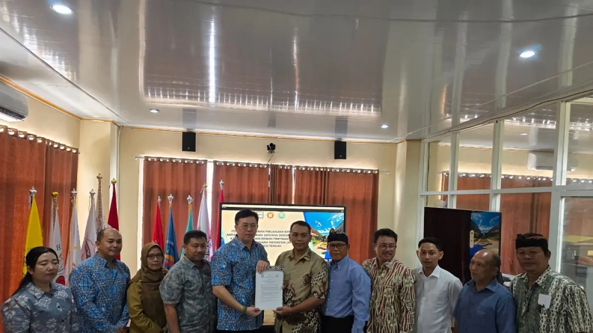 APINDO dan STAH Dharma Sentana melakukan penandatangan MoU di bidang pendidikan dan pengembangan SDM. (Dokumentasi APINDO)