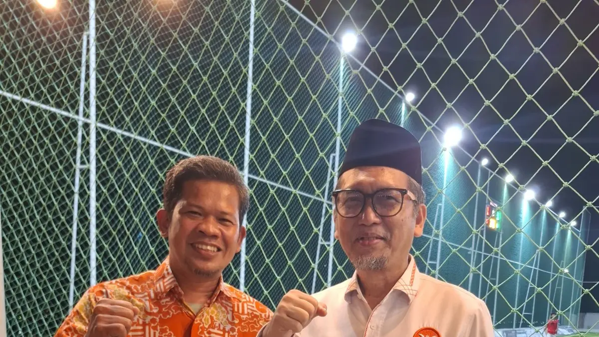 BERSAMA: Presiden PKS, Dr. H. Almuzzamil Yusuf, bersama Ketua BP3 DPW PKS Sulteng, Rustam Abidin.(FOTO: HUMAS PKS SULTENG/RADAR PALU)