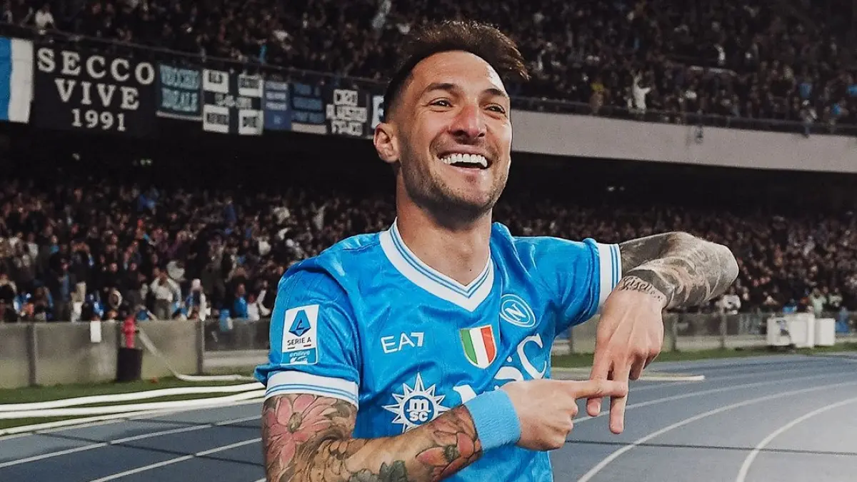 NAIK KE POSISI DUA : Partenopei menang tipis 1-0 lewat gol Matteo Politano pada menit ke-79.(Instagram/@sscnapoli)