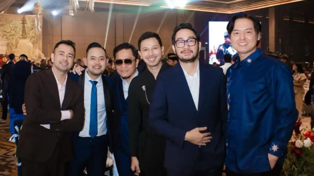 PESOHOR: Sejumlah artis yang hadir pada pernikahan putri kedua Ajik Krisna. FOTO: IG. RAFFINAGITA