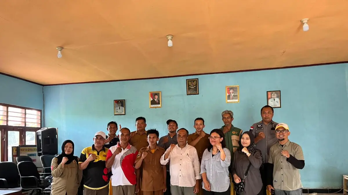 Tim DJKI dan Kemenkum Sulteng saat melakukan pemeriksaan Durian Asaan di Kabupaten Banggai. (Humas Kemenkum Sulteng)