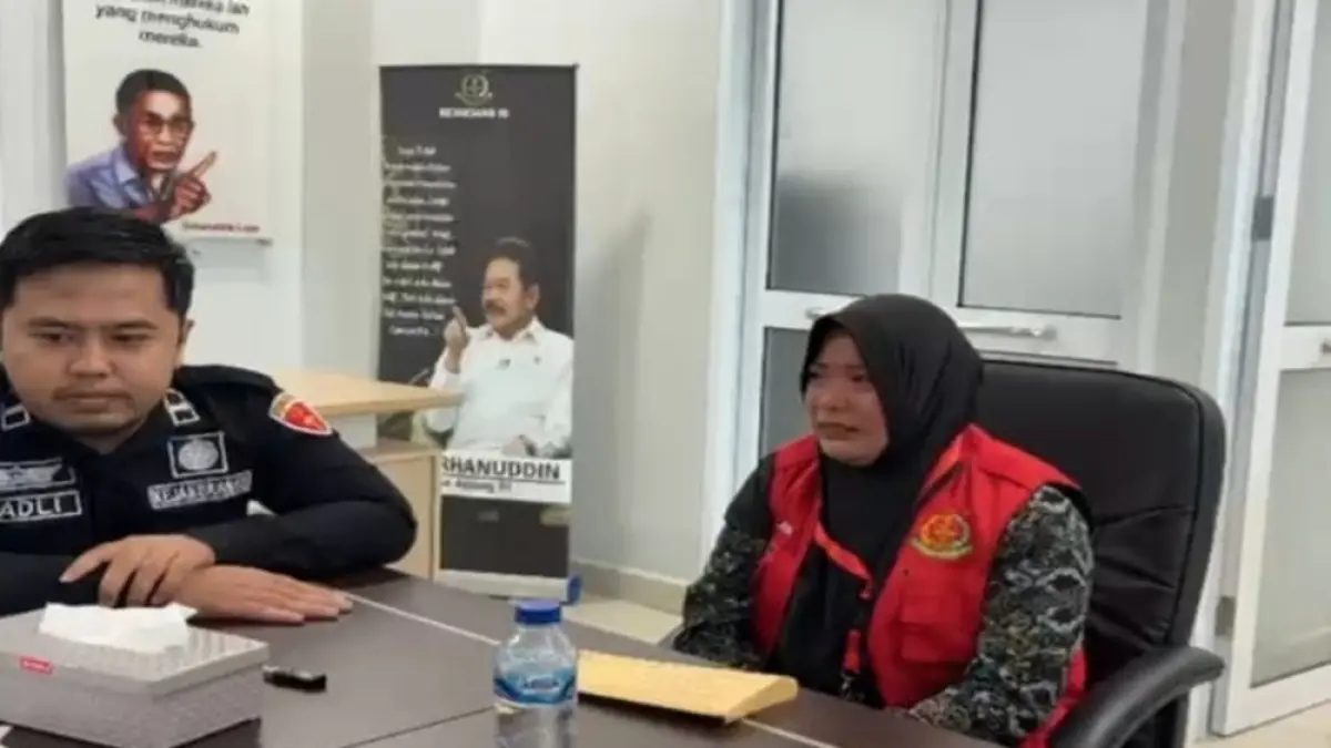 Tersangka Y merupakan bendahara bayangan yang juga sekdes Tamainusi usai diperiksa di Kajati Sulteng langsung dijebloskan ke Rutan palu.
