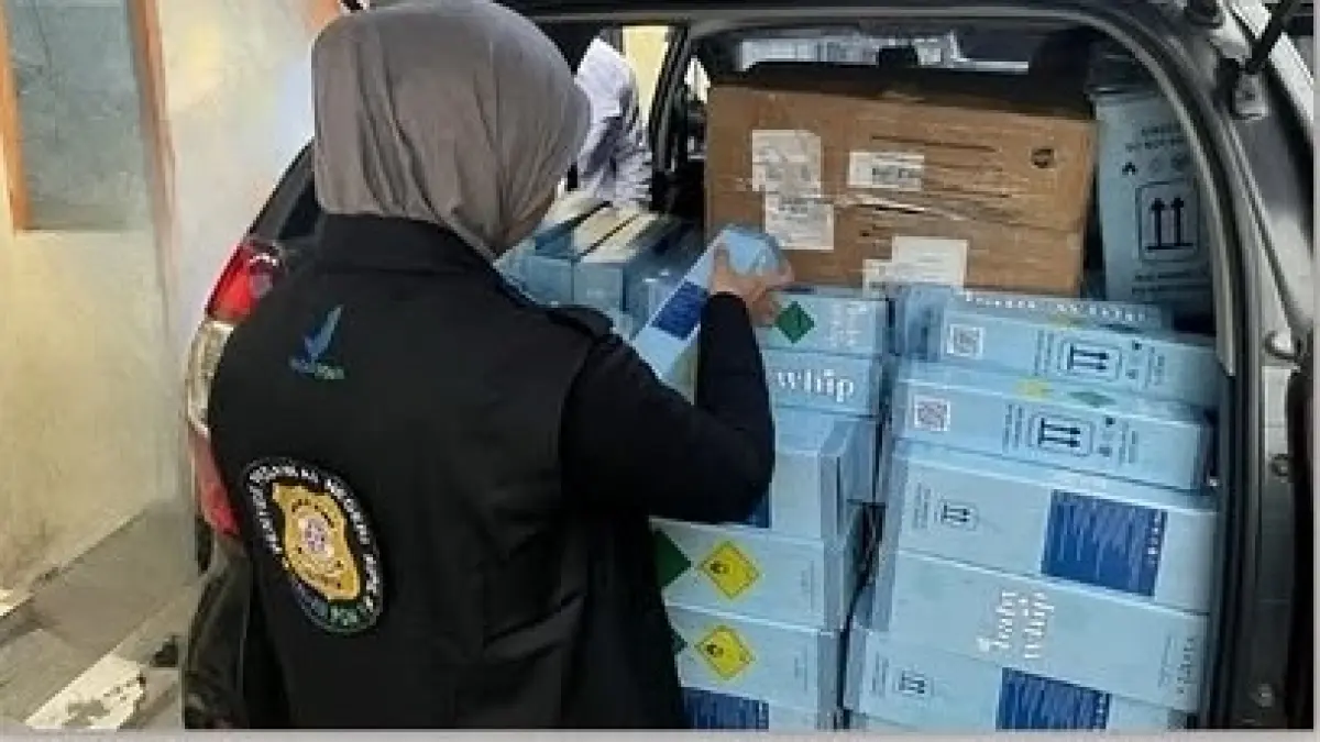 BPOM bersama Bareskrim Polri menggerebek sebuah rumah di Jalan Kapuk Gang Kebon Jahe, Cengkareng, Jakarta Barat.(Instagram/@bpom_ri)