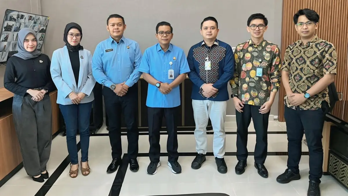 Kepala BPJS Ketenagakerjaan Cabang Palu, Nursalam Halim (ketiga dari kanan) lakukan kunjungan kerja sekaligus audiensi bersama Kepala Kejaksaan Negeri Sigi, Irwan Ganda Saputra, S.H., M. H (tengah).(DOK BPJS KETENAGAKERJAAN)