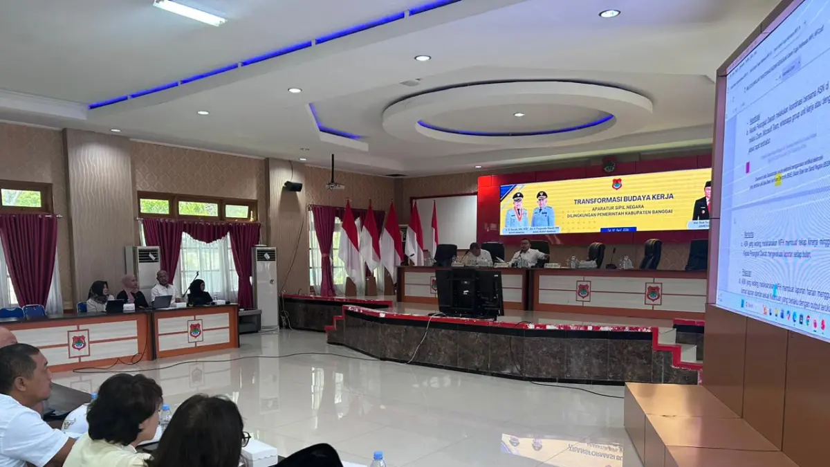 KERJA: Suasana rapat mengoptimalkan budaya kerja ASN, di ruang rapat umum Kantor Bupati Banggai, Jumat (10/4/2026).(FOTO: NENDRA PRASETYA/RADAR PALU).