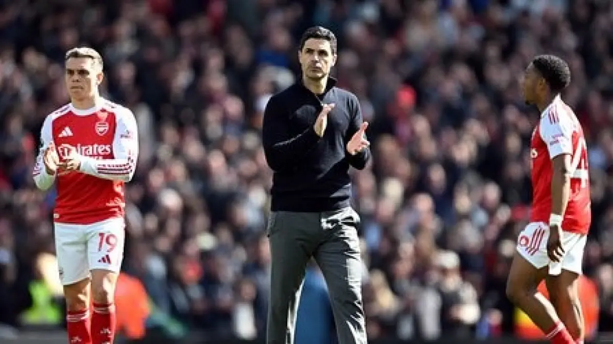 Pelatih Arsenal, Mikel Arteta, menyampaikan permintaan maaf kepada suporter setelah timnya menelan kekalahan 1-2 dari Bournemouth dalam lanjutan Liga Premier Inggris, Sabtu (11/4/2026).(Twitter/arsenal.com)