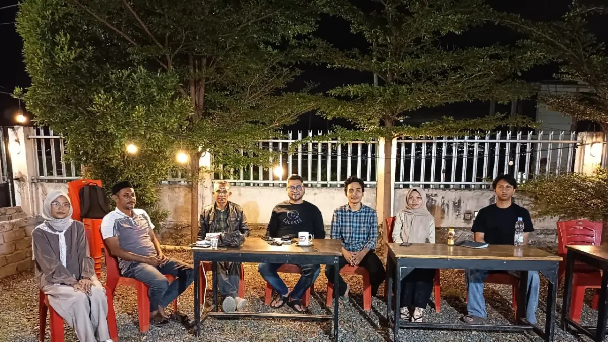 BAHAS PERANG DUNIA: Resonara kembali  menggelar diskusi, bahas perang dunia III.(FOTO: ISTIMEWA/RADAR PALU).