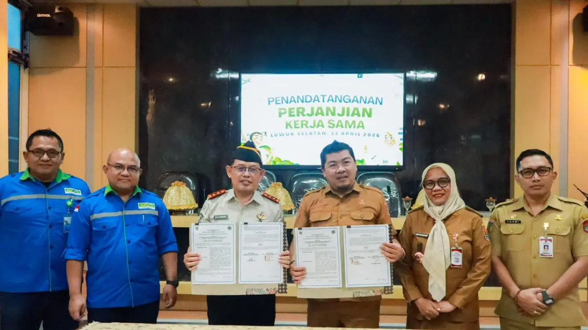 PERJANJIAN KERJA: Pemkb Banggai melakukan perjanjian kerja.(FOTO: NENDRA PRASETYA/RADAR PALU). 