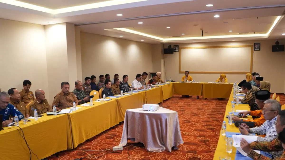 KOORDINASI STRATEGIS: Bupati Parigi Moutong H. Erwin Burase mengikuti Rapat Koordinasi bersama Pemprov Sulteng di Kota Palu, Selasa (14/4/2026).(FOTO: ISTIMEWA/RADAR PALU)