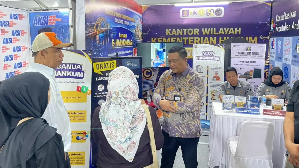 Stand Layanan AHU dan Kekayaan Intelektual di halaman Jodjokodi Convention Center, Selasa (14/4/2026).(DOK Kemenkum Sulteng)