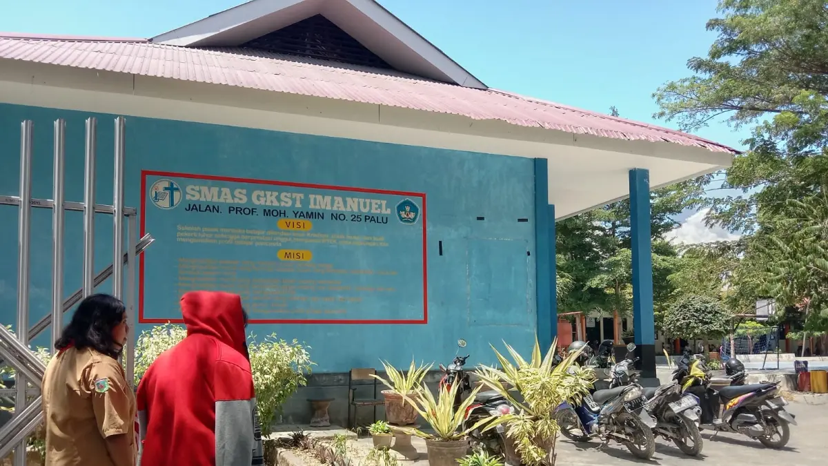 Suasana lingkungan SMAS GKST Imanuel Palu (Ade Safitri/Radar Palu)