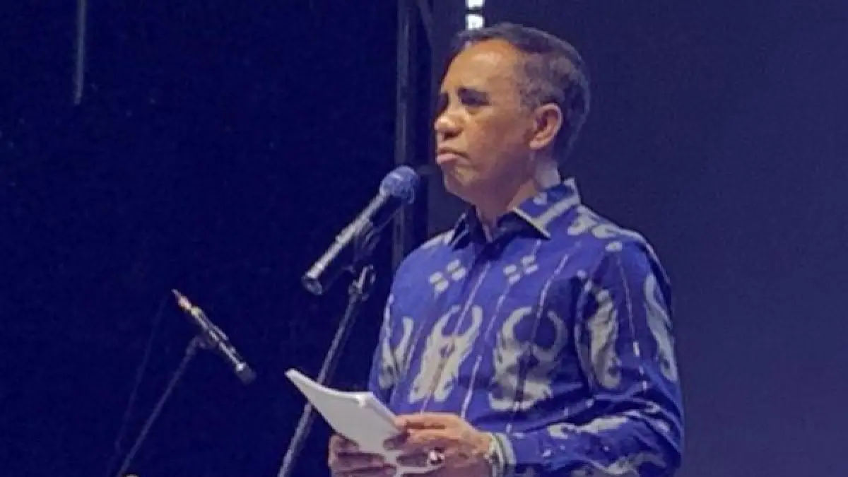 BANTAH BERMEWAH: Gubernur Sulteng, Anwar Hafid saat membuka Pameran Festival Semarak Sulteng Nambaso 2026 di Jodjokodi Convention Center, Jalan Moh. Yamin, Kota Palu, Selasa (14/4/2026). Dia membantah hidup mewah di tengah pemotongan anggaran belanja Pemprov Sulteng.(Foto: ANDIKA NUR HIKMAH/ RADAR PALU)