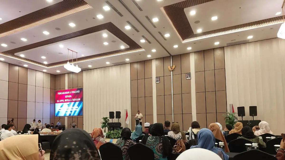 Direktur Pemantauan dan Pengawasan Wilayah 3 Badan Gizi Nasional (BGN), Brigjen TNI Rudi Setiawan SIP, MHan, saat evaluasi kegiatan di Ballroom Hotel Aston Palu, Kamis (16/4).