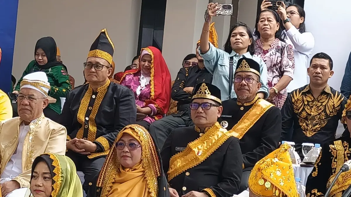 HADIRI: Bupati Buol Sulawesi Tengah Sulteng Risharyudi Triwibowo MM, hadiri upacara peringatan Hari Ulang Tahun Provinsi Sulawesi Tengah yang ke 62 yang di peringati setiap tanggal 13 April.(FOTO: ISTIMEWA/RADAr PALU).