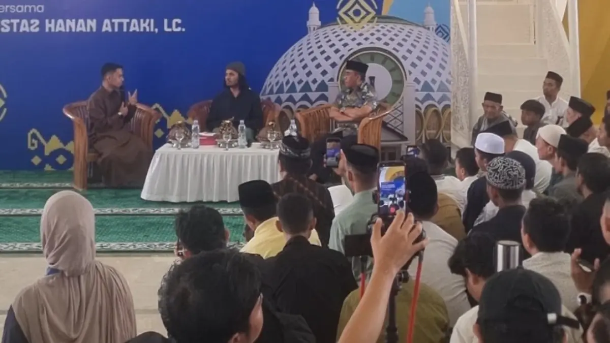 Tausiyah pendakwah nasional Hanan Attaki dalam kegiatan bertajuk “Gema Dakwah Berani Berkah”.(MOH FATHAHILA)