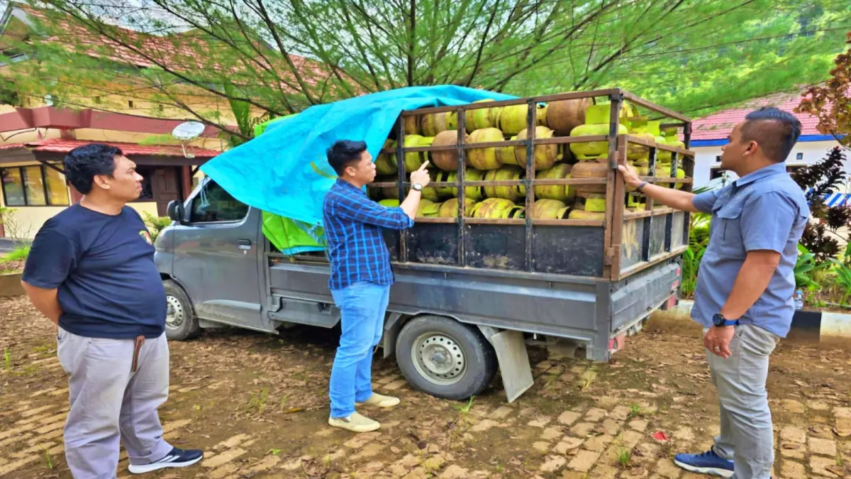 MENGAMANKAN: Satreskrim Polres orowali Utara mengamankan Daihatsu Grand Max pengangkut 300 tabung LPG subsidi tanpa dokumen resmi, Selasa (14/4/2026). (FOTO: ISTIMEWA/RADAR PALU)