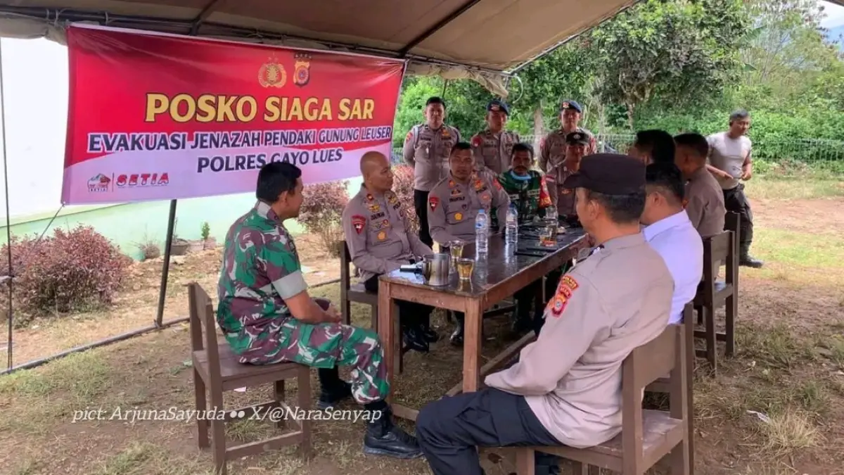 Posko evakuasi pendaki bernama Kris Biantoro yang meninggal dunia saat mendaki Gunung Leuser.(Twitter/@NaraSenyap)