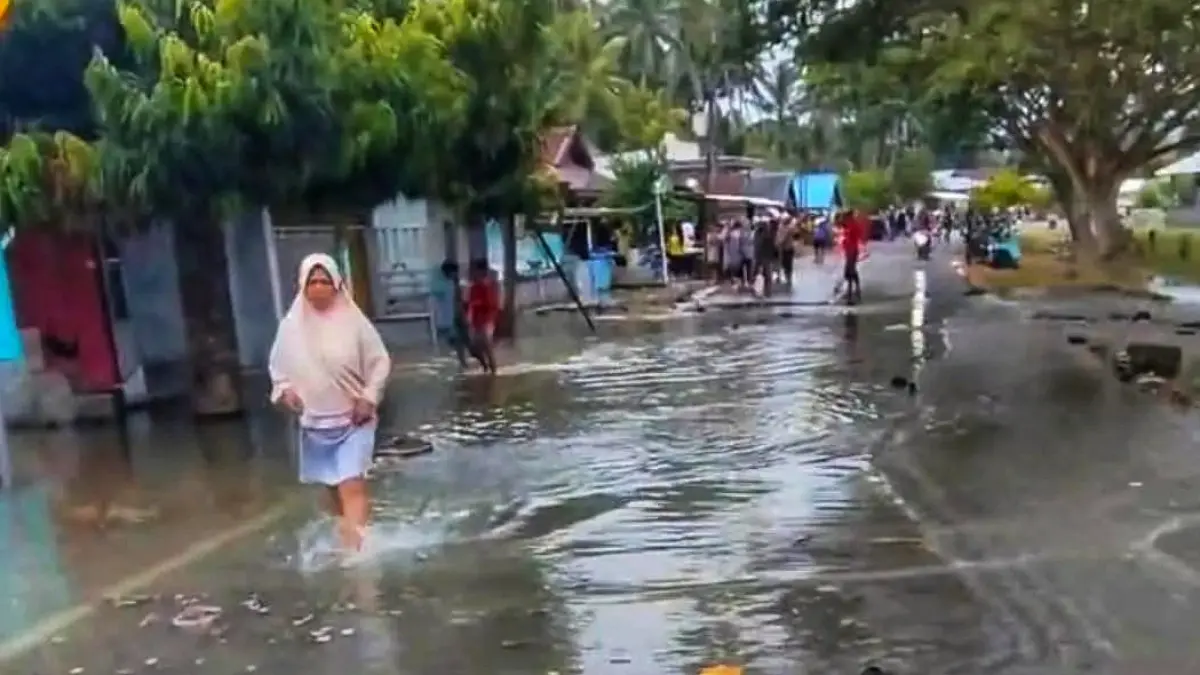  Banjir rob menerjang dua desa di Kecamatan Lakea, Kabupaten Buol, Sulawesi Tengah, Sabtu (18/4/2026) dini hari.(DOK BPBD SULTENG)
