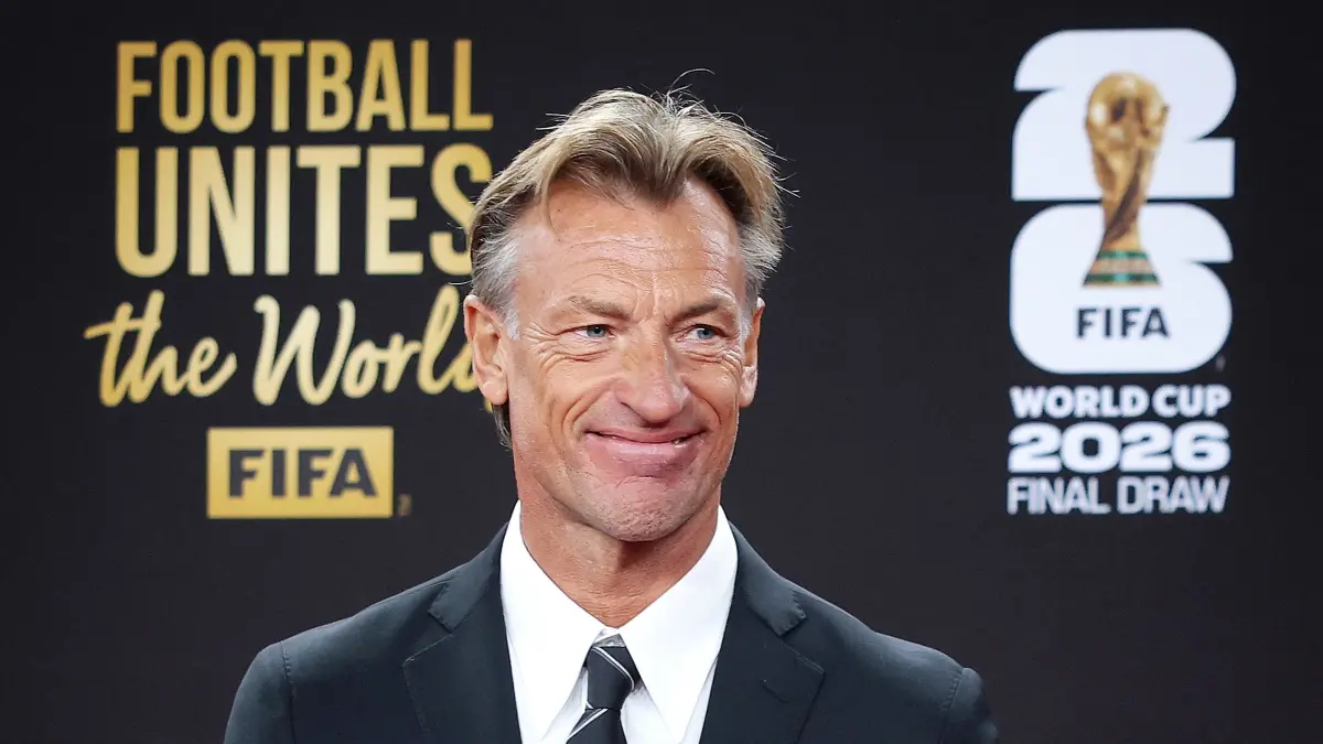Federasi Sepak Bola Arab Saudi resmi mengakhiri kerja sama dengan pelatih Herve Renard.(Twitter/@FabrizioRamano)