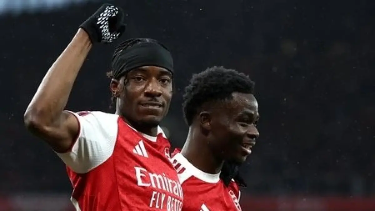 Bukayo Saka (kanan) dipastikan tidak akan bermain saat menghadapi Manchester City dalam lanjutan Liga Inggris di Etihad Stadium.(arsenal.com)