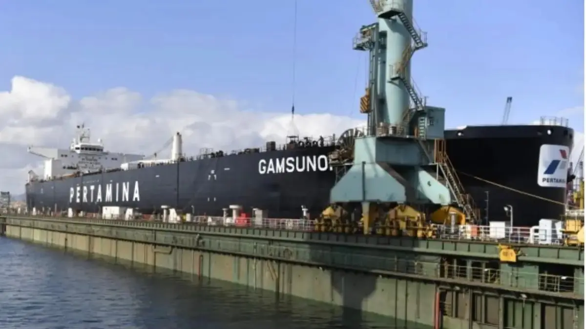 Kapal tanker Gamsunoro milik PT Pertamina International Shipping (PIS) masih tertahan di Selat Hormuz. (Antara/Pertamina)

