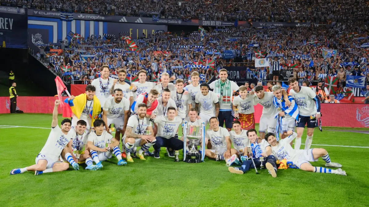 Real Sociedad juara Copa del Rey 2026 usai menaklukkan Atletico Madrid melalui drama adu penalti dalam laga final yang berlangsung di Sevilla, Sabtu (18/4/2026).(Twitter/@RealSociedad)