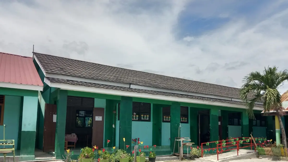 MTs Al-Khairaat Tondo mengikuti kegiatan keagamaan rutin sebagai bagian dari pembinaan karakter dan spiritual di sekolah. (Ade Safitri/Radar Palu)