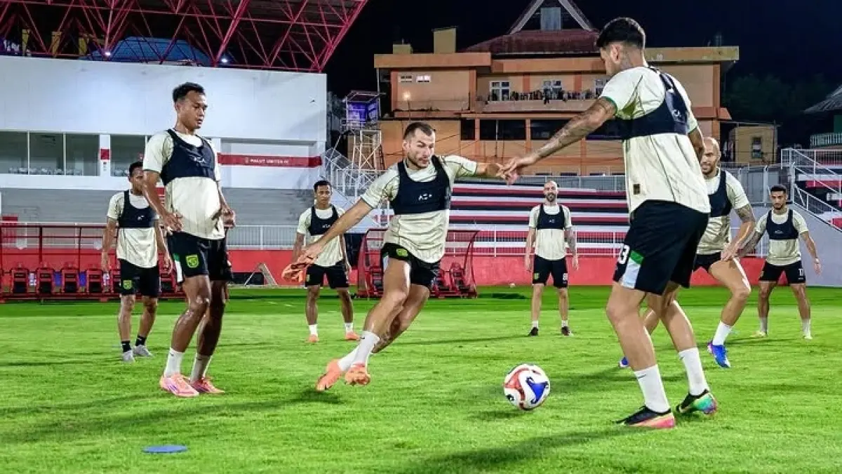 Persebaya Surabaya bertekad bangkit saat menghadapi Malut United di Stadion Gelora Kie Raha, Ternate, Kamis (23/4) malam.(Instagram/@officialpersebaya)