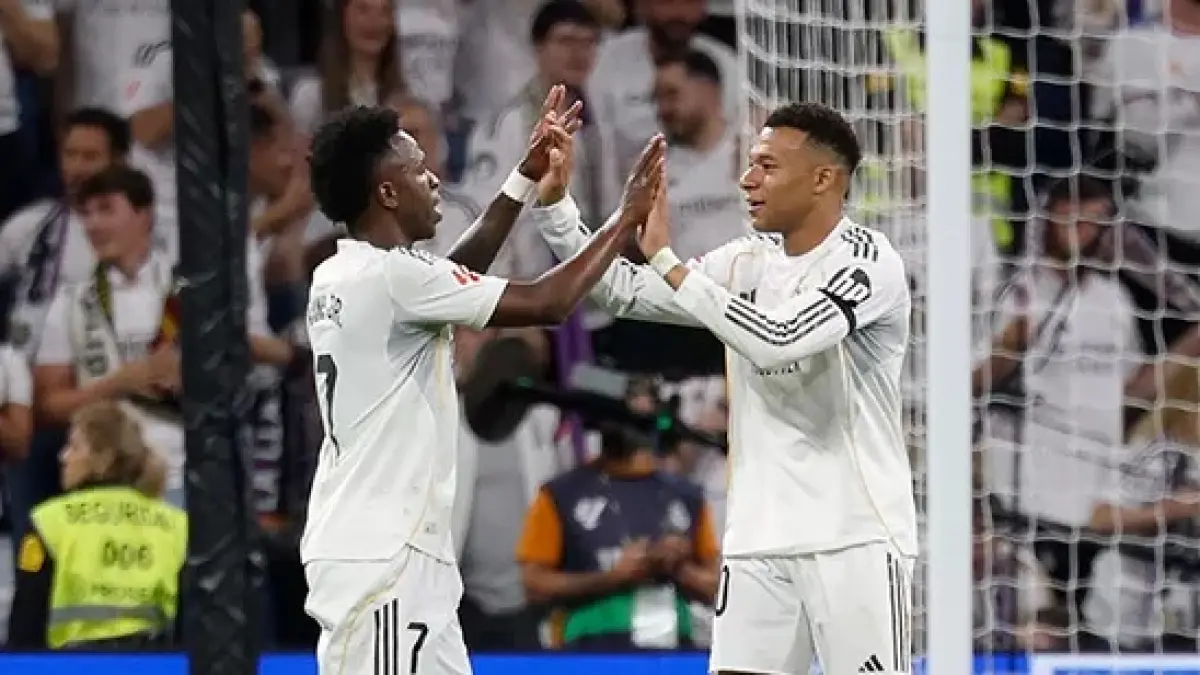 Real Madrid menaklukkan Deportivo Alaves dengan skor 2-1 di Stadion Santiago Bernabeu, Rabu (22/4/2026) dini hari WIB.(Twitter/@realmadrid.com)
