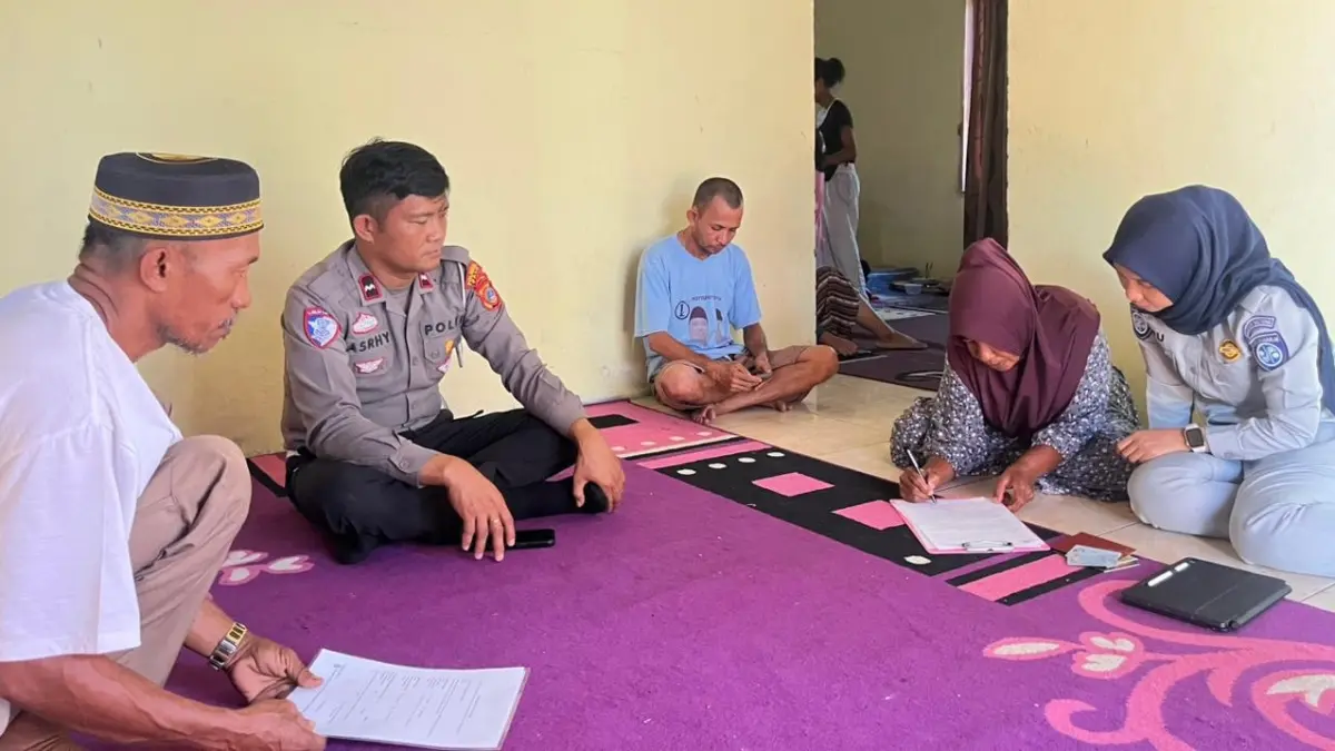 Jasa Raharja Sulawesi Tengah melaksanakan survei keabsahan ahli waris korban laka di wilayah Lambara, Kota Palu, Kamis (23/04).(Dok Jasa Raharja)