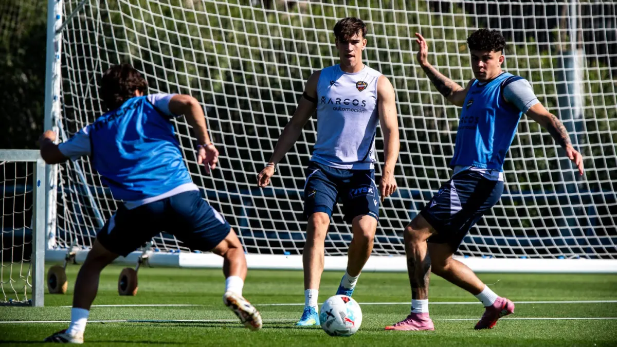 Levante UD siap menghadapi laga krusial melawan Sevilla FC dalam lanjutan La Liga, Jumat (24/4/2026).(Twitter/@LevanteUD)