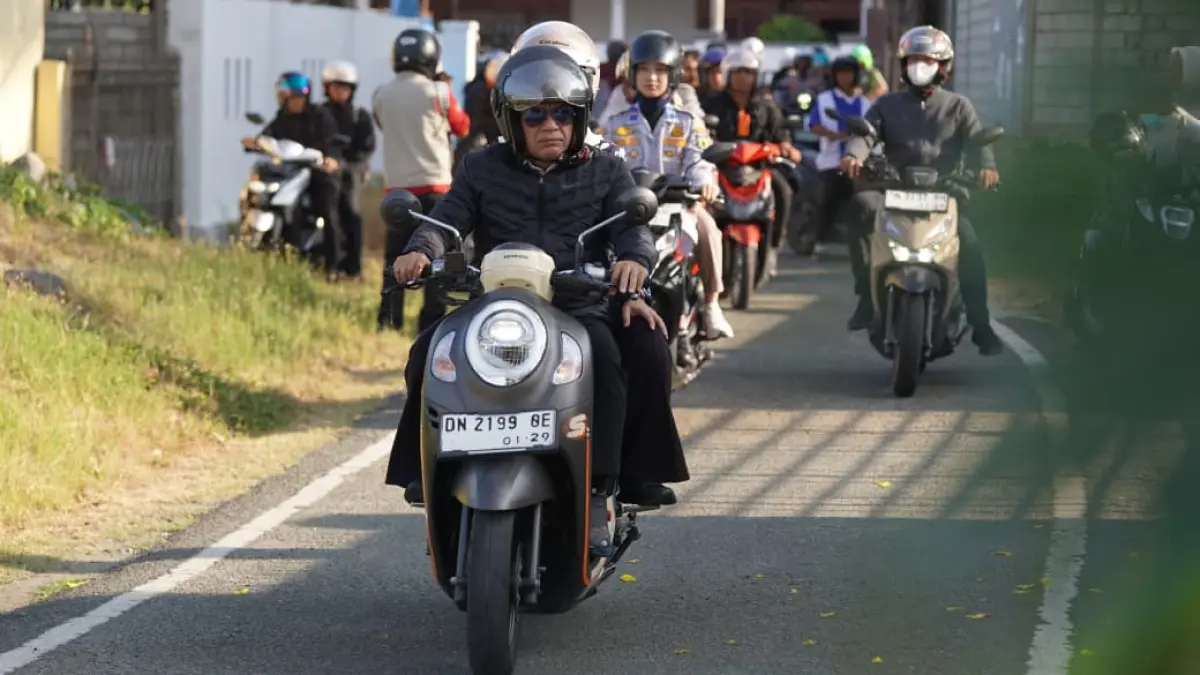 Wali Kota Palu meninjau kondisi kebersihan di sejumlah wilayah yang masih dikeluhkan warga, Kamis (23/4/2026). (Humas Pemkot Palu)