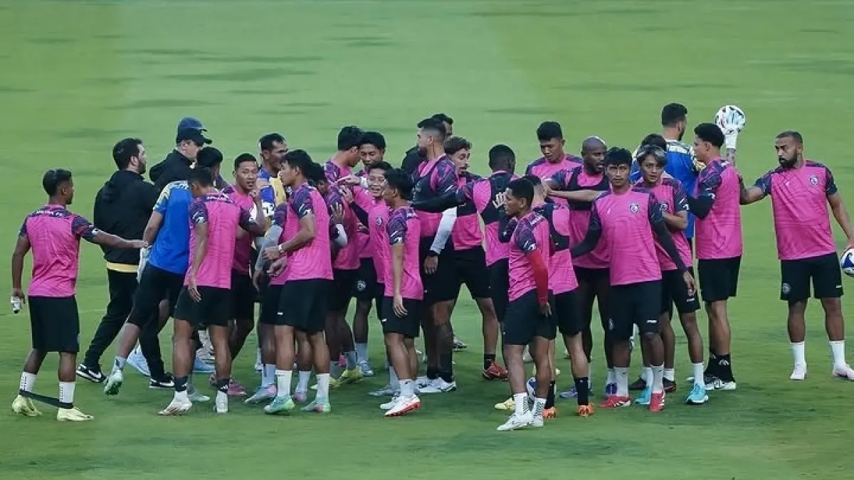 Arema FC akan menghadapi Persib Bandung pada pekan ke-29 BRI Super League 2025/2026 di Stadion Gelora Bandung Lautan Api, Jumat (24/4) malam.(Instagram/@aremafcofficial)
