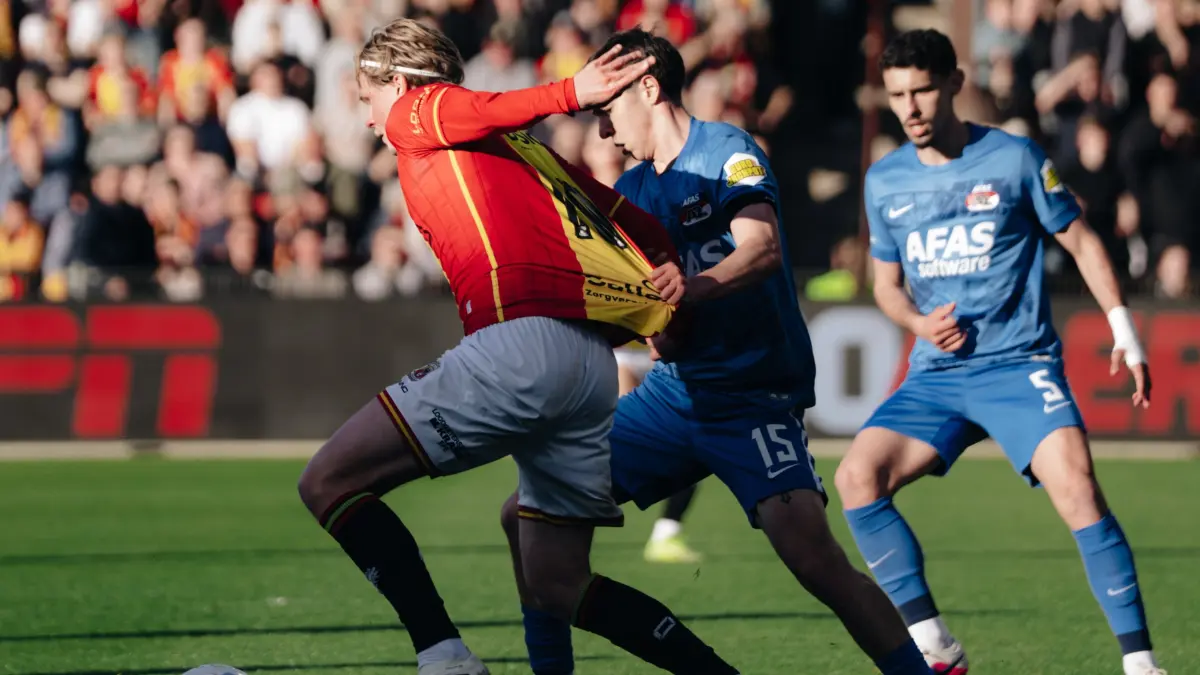 Go Ahead Eagles harus puas berbagi poin usai bermain imbang tanpa gol 0-0 melawan AZ Alkmaar dalam lanjutan kompetisi Eredivisie, Jumat (24/4/2026).(Twitter/@GAEagles)