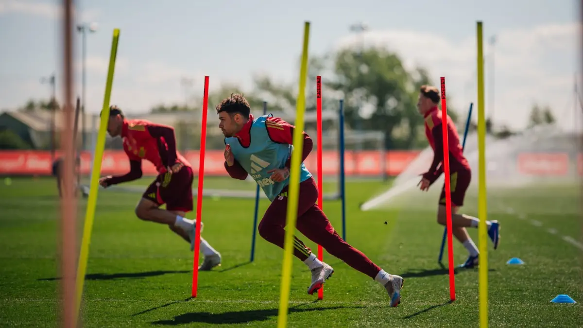 Nottingham Forest ingin melanjutkan tren positif saat ke markas Sunderland, Sabtu (24/4/2026) dini hari WIB.(Twitter/@NFFC)